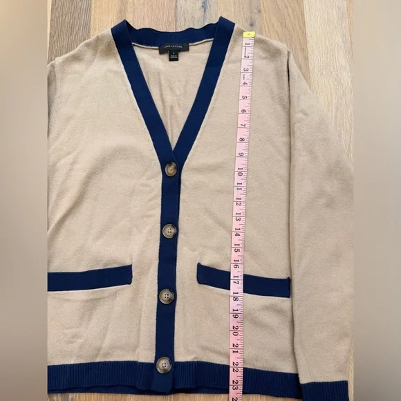 Ann Taylor Women’s Tan and Blue Cardigan Size Medium in Excellent Condition - Picture 4 of 6